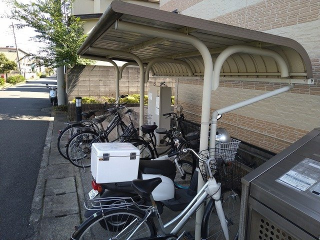 レオパレスヴィレッジのその他|駐輪場　原付＆自転車のみ駐輪可能