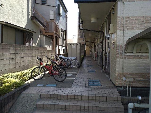 レオパレスヴィレッジのその他|駐輪場　原付＆自転車のみ駐輪可能