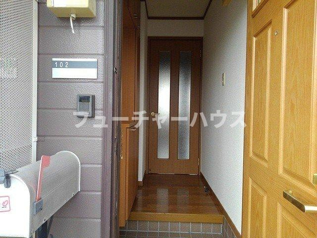 ヒルズ　フォーリスト　Ａの玄関