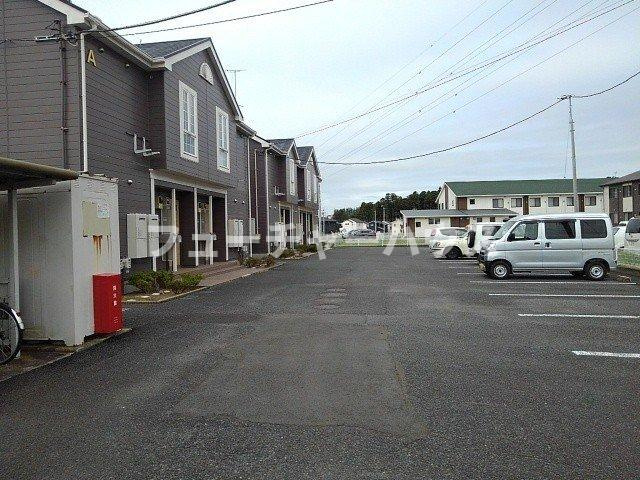 ヒルズ　フォーリスト　Ａの駐車場
