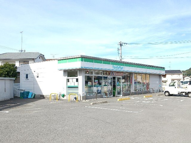 ドリームの周辺|ファミリーマート郷桜井３丁目店まで200m