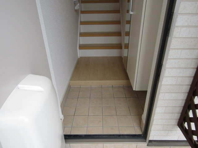 ヴァンベール中味鋺Ⅱの玄関