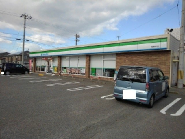 ミカドインＦＵＲＵＫＡＷＡ　Ｂの周辺|ファミリーマート西条古川店様まで500m