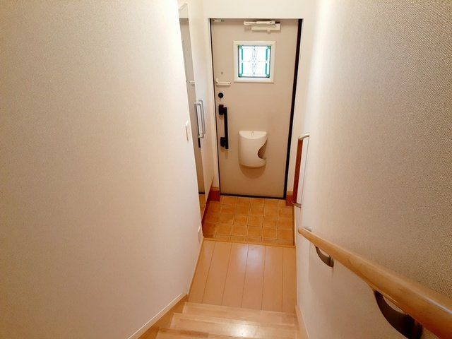 カームリーの玄関