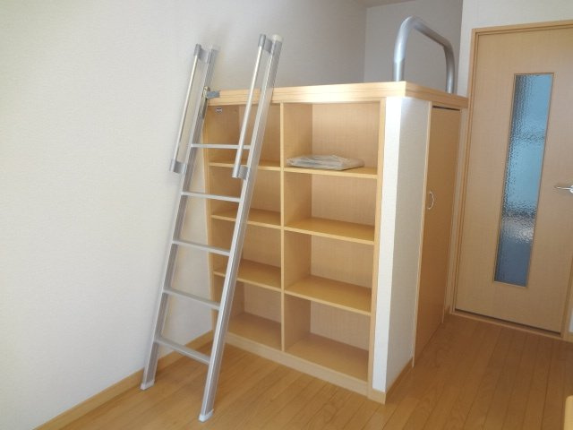 レオパレスｐａｒｓｌｅｙのその他|ベッドスペース　下部収納