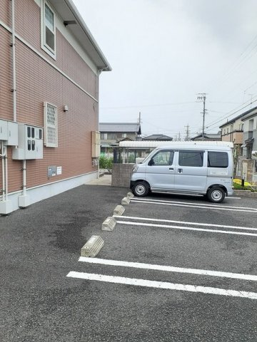 プレシアスフィールドＡの駐車場