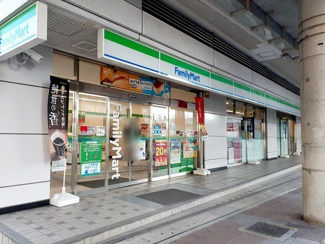 グレイスＫⅢの周辺|ファミリーマート 勝川駅北店まで700m