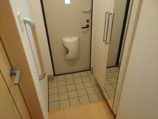 サニー　ガーデンの玄関