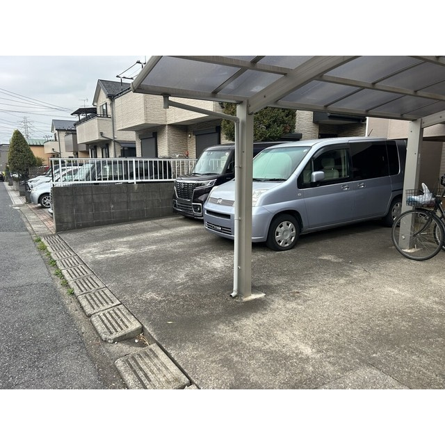 メゾンド貝塚の駐車場