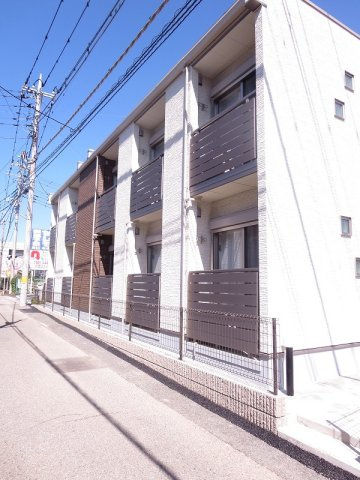 クレイノペルレシュロス　Ⅸの外観|白と茶色を基調とした綺麗な外観です。
