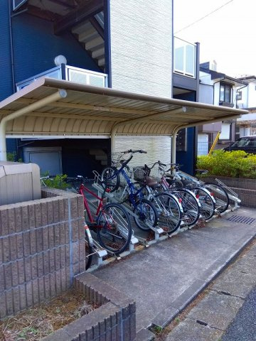 レオパレスオネスティⅢのその他|駐輪場