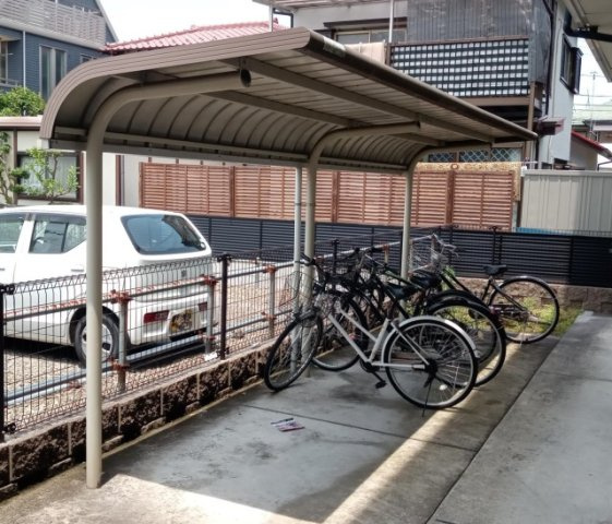 レオパレスオネスティⅤのその他|駐輪場