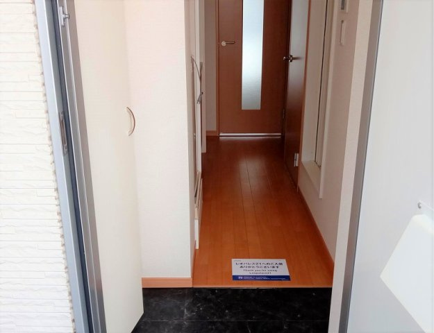 レオパレスアビタシオンの玄関