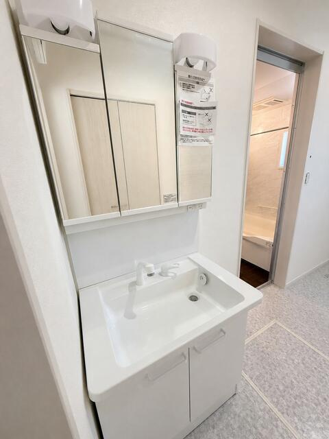 ひたちなか市大字高場の中古一戸建の独立洗面台
