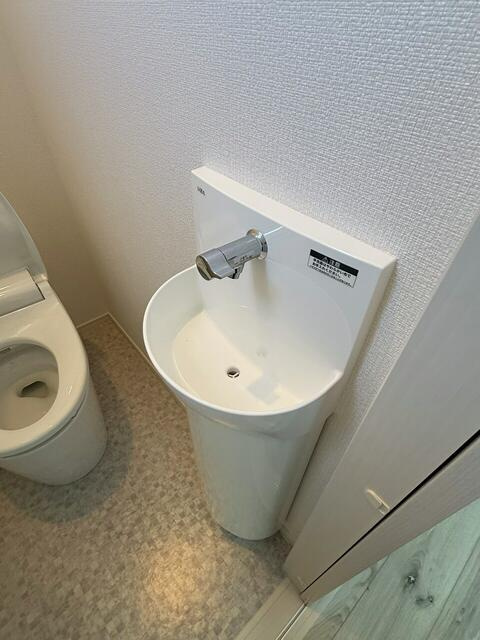 ひたちなか市大字高場の中古一戸建のトイレ