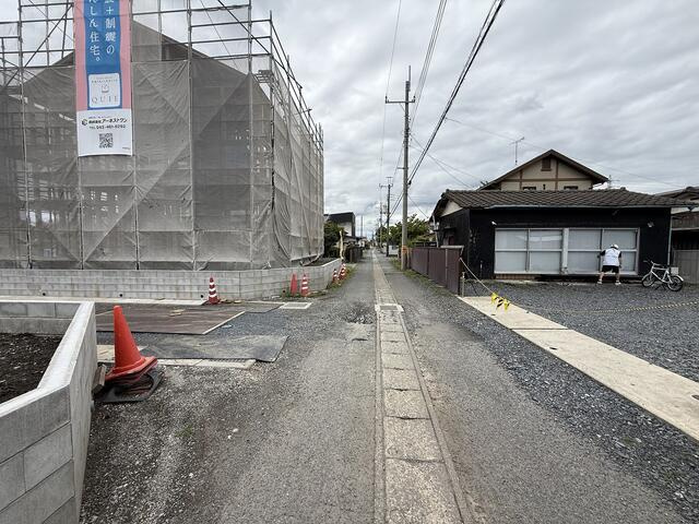 ひたちなか市大字津田の新築一戸建の前面道路含む現地写真