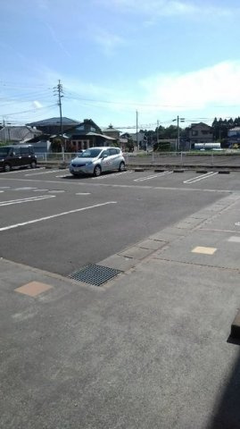 Ｙ’ｓコート弐番館　Ⅲの駐車場