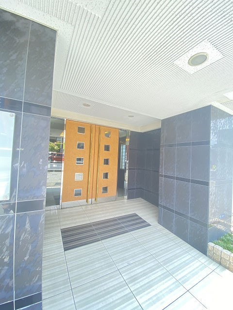 リエス尼崎東のエントランス