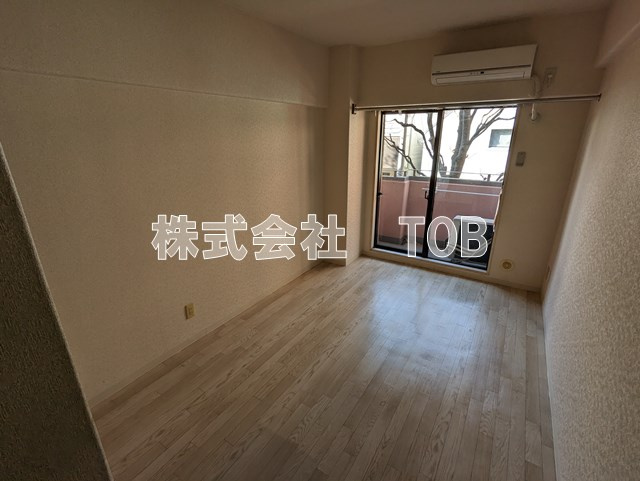 【居間・リビング】 | サーパス南烏山 | ※クリーニング中の写真