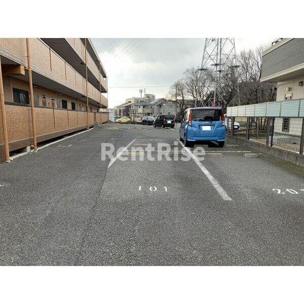 シャルマン門弟山の駐車場