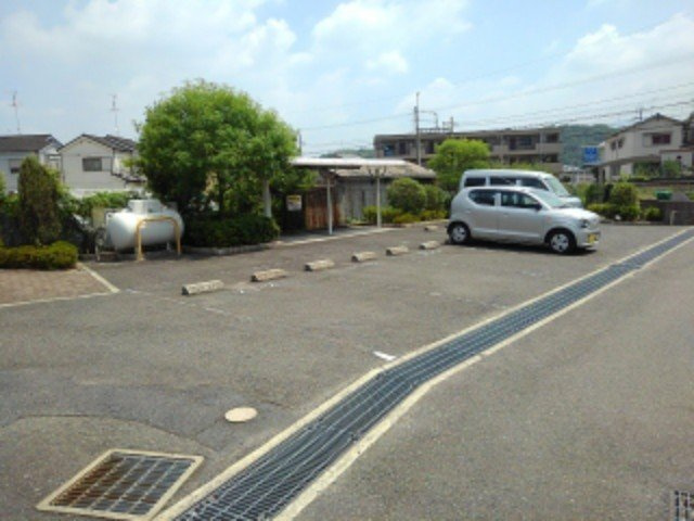 パル　コートの駐車場