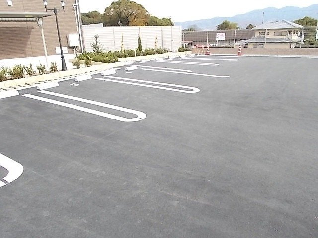 フェリーチェの駐車場