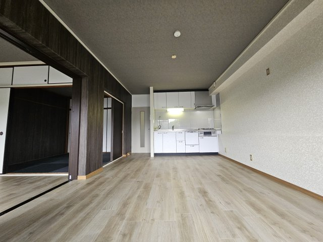 ルモンクレール枝吉の居間・リビング