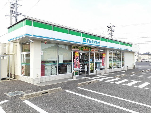 キャッスル豊Ⅰの周辺|ファミリーマート　東野町店まで300m