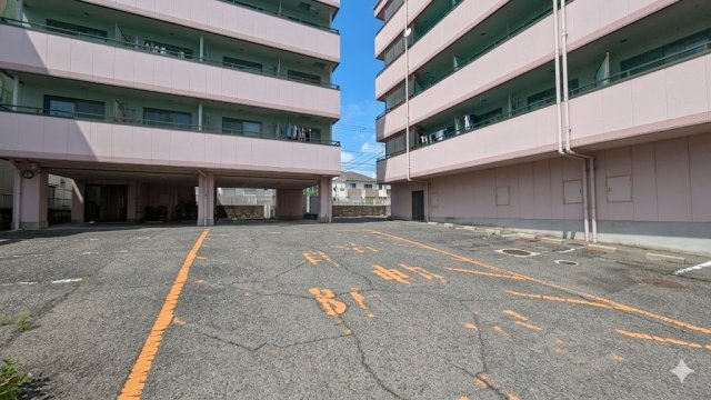 【駐車場】