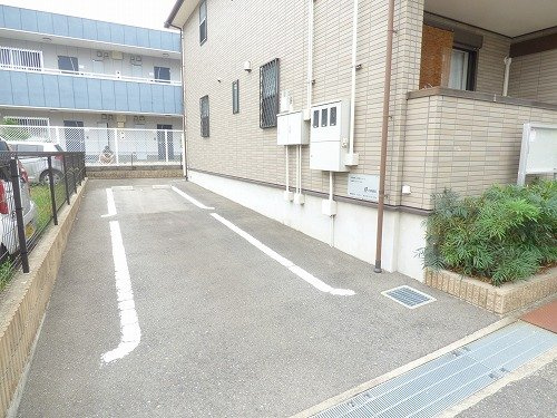 カレット　カーサの駐車場
