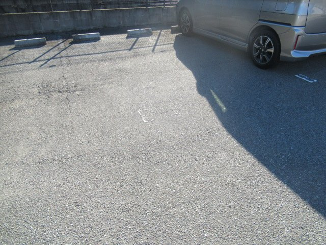 アデアコートＡの駐車場