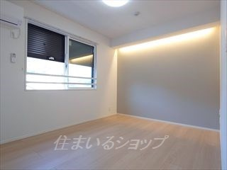 Contentoの寝室|エアコン・シャッター雨戸・間接照明あり
