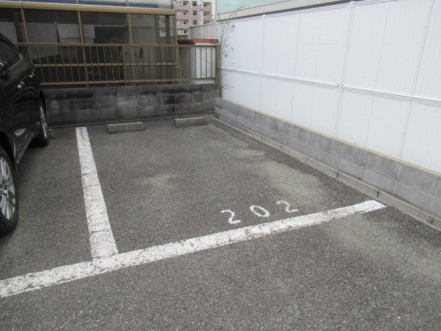 レモンハイツの駐車場