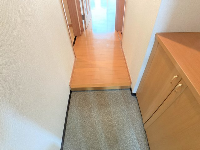 リンデンバウムJ4の玄関