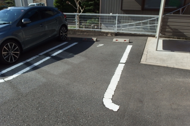 ヴィサージュの駐車場