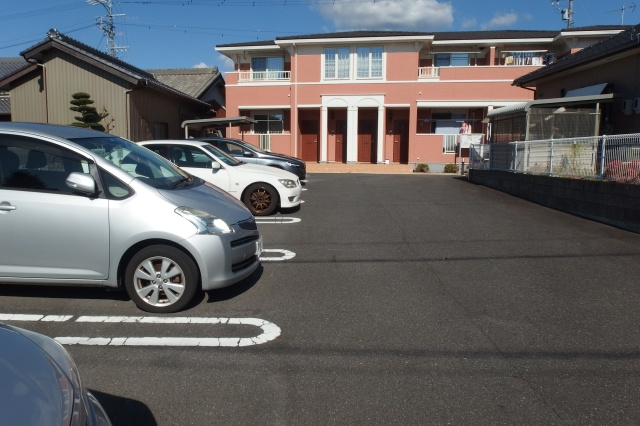 ヴィサージュの駐車場