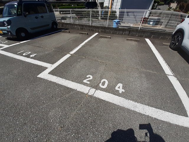 グレイスフル・ノーヴァの駐車場