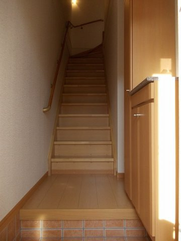 ユリシス１番館の玄関|明るい玄関です