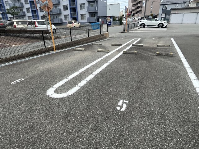 アルティアの駐車場