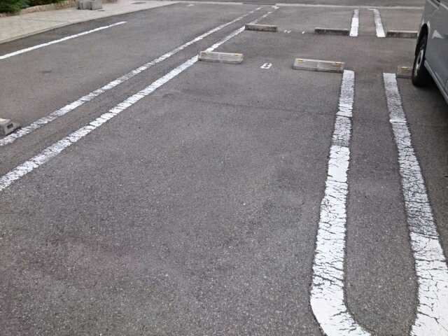フィオリーレＢの駐車場