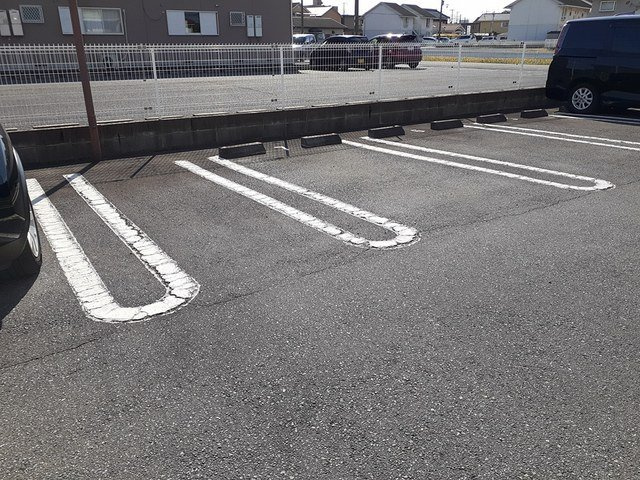 ソレアードⅡの駐車場