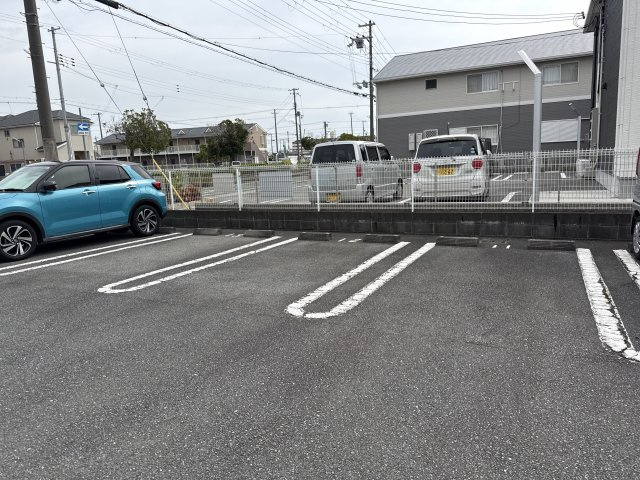 ソレアードⅡの駐車場