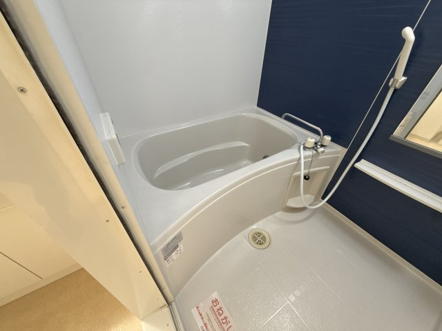 玲巧ハイツ八丁の浴室