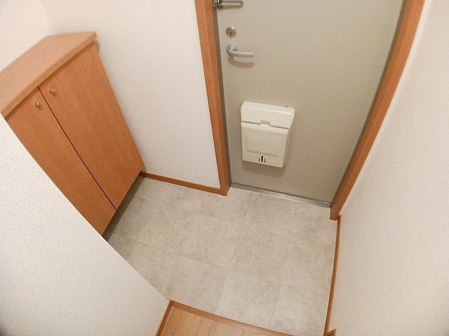 アルティエメスティエリの玄関