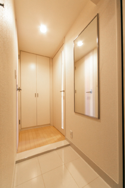 ｉ－Ｓｕｉｔｅ　ＨｉｇａｓｈｉＮａｋａｎｏの玄関|※写真は同タイプ住戸です。