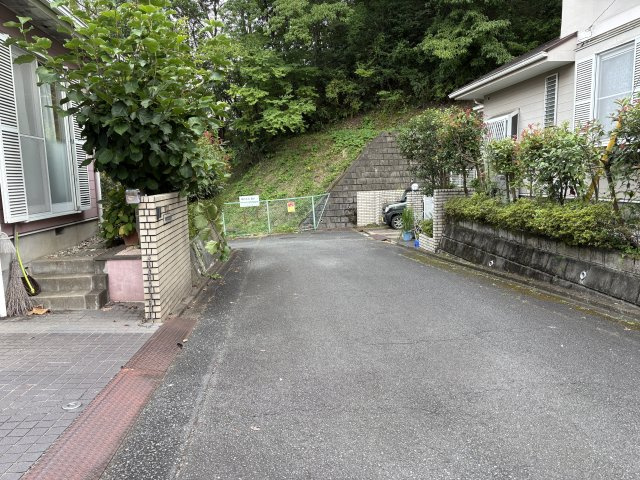 【前面道路含む現地写真】 | 小川町東小川1丁目　中古戸建