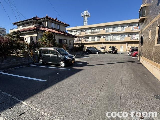 ヴィラルーチェの駐車場