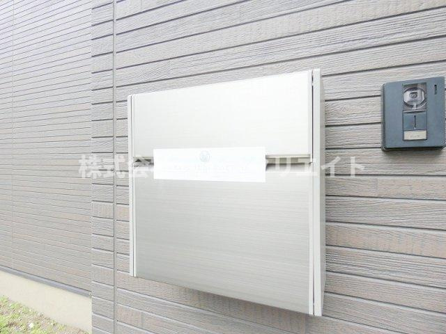 日野本町1丁目戸建の玄関