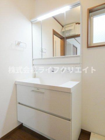 日野本町1丁目戸建のトイレ