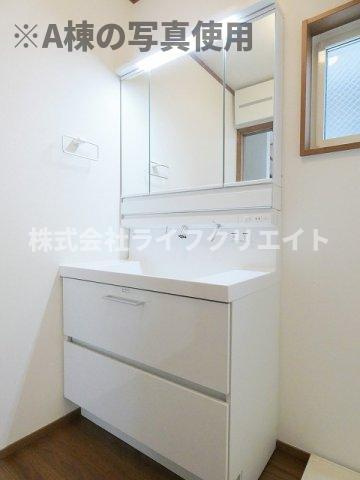 日野本町1丁目戸建の洗面所